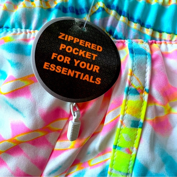 NWT Avia Women’s athletic shorts with built in bike shorts size medium (8-10) - Picture 4 of 6